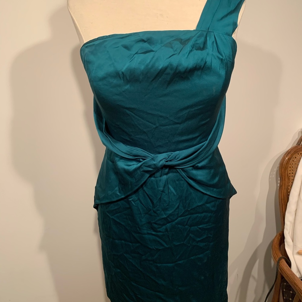 Banana republic, 10, emerald green silk/elastic blend stretch dress. Flattering